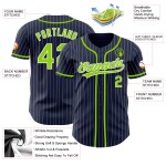 Maillot de baseball personnalisé authentique à rayures fines, bleu marine, vert et blanc Maillot de baseball personnalisé authentique à rayures fines, bleu marine, vert et blanc